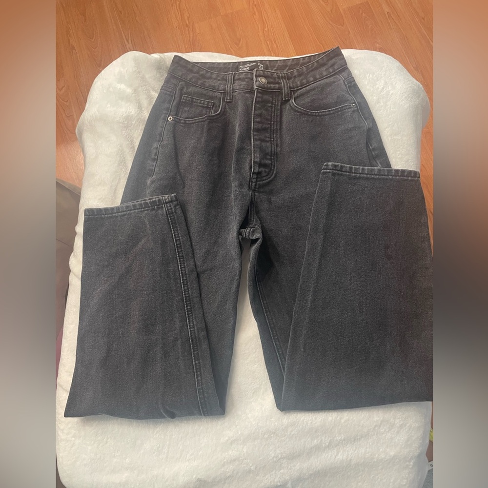 PrettyLittleThing Charcoal Boyfriend Jeans